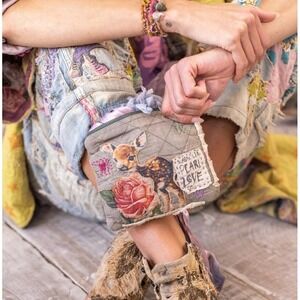 Magnolia Pearl Quilted Squirrel Coin Pouch Floral Bohemian NWT